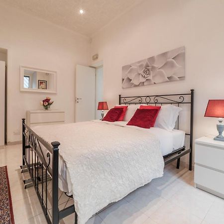 Piazza Vittorio NETFLIX Apartment Roma Esterno foto