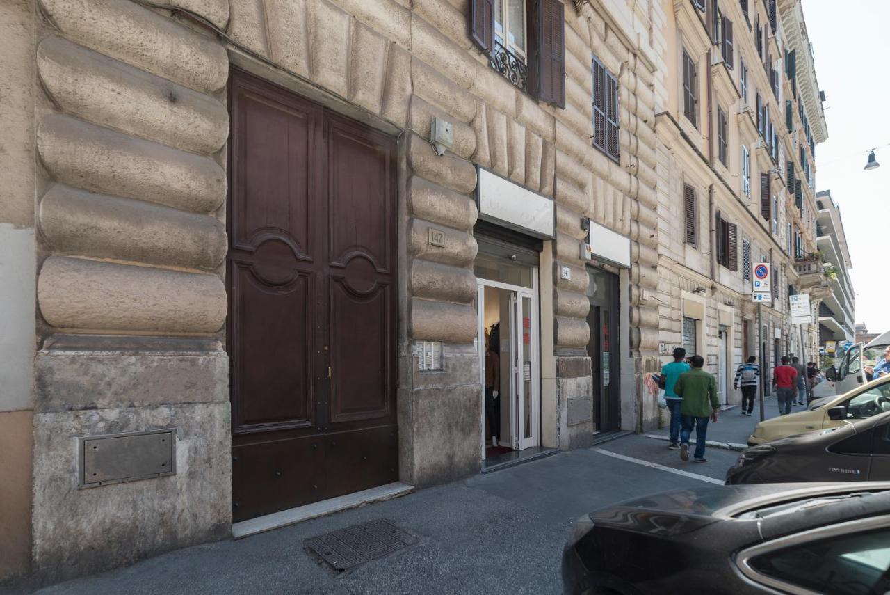 Piazza Vittorio NETFLIX Apartment Roma Esterno foto